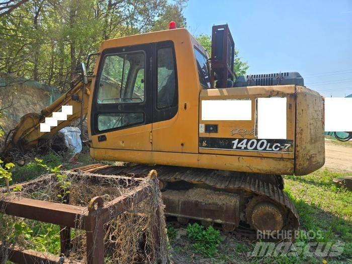 Hyundai Robex 140 LC Roomikekskavaatorid