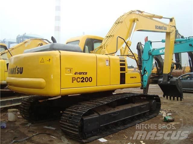 Komatsu PC 200-6 Roomikekskavaatorid