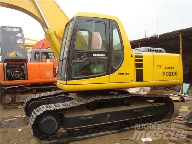 Komatsu PC 200-6 Roomikekskavaatorid