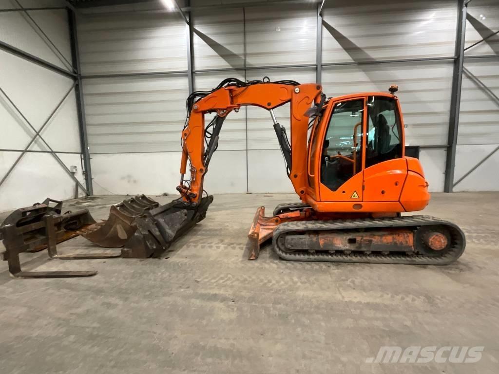 Mecalac 10 MCR Roomikekskavaatorid