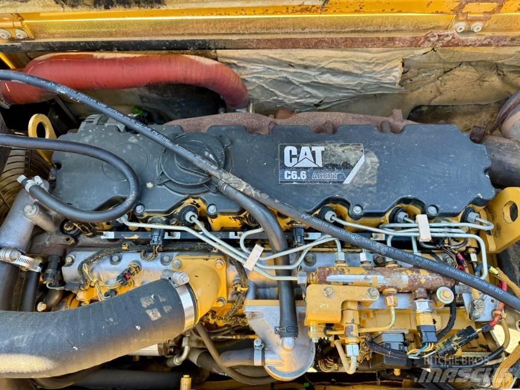 CAT M 322 D Ratasekskavaatorid