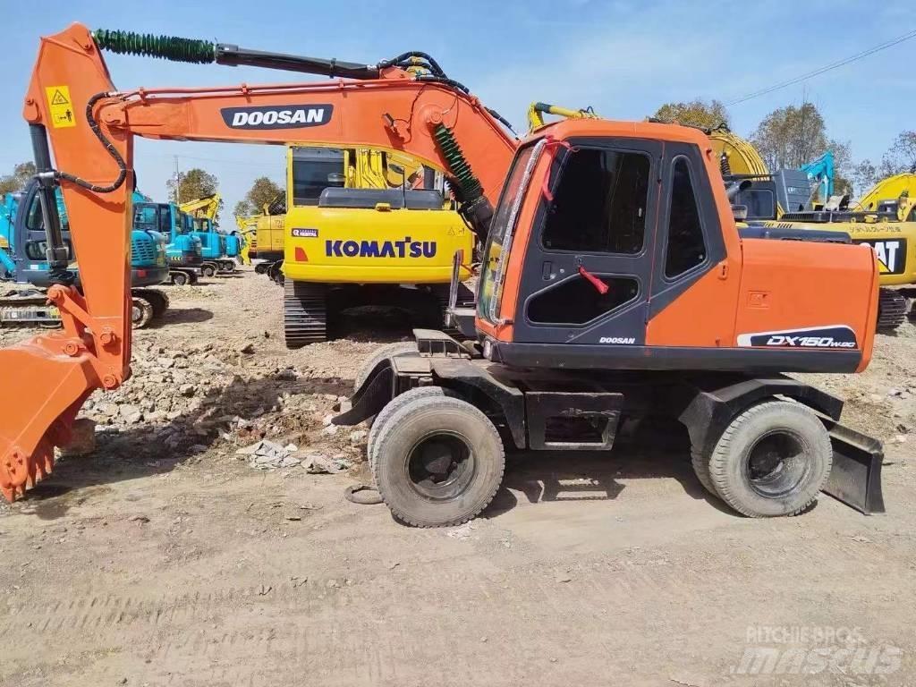 Doosan DX150 Roomikekskavaatorid