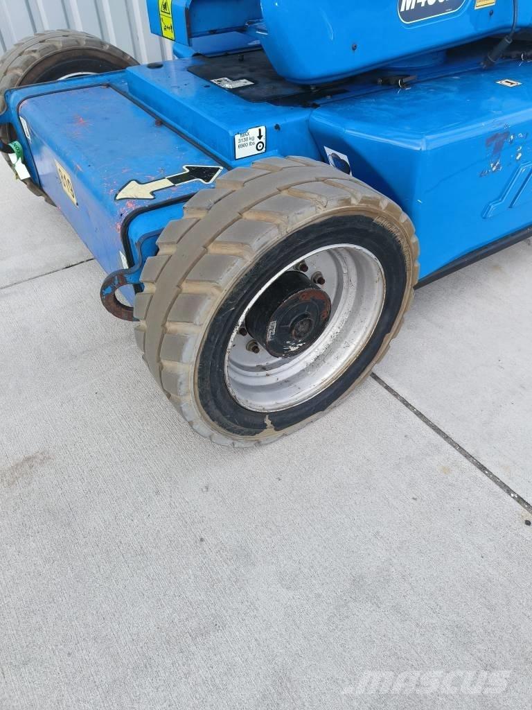 JLG M 450 AJ Iseliikuvad poomtõstukid