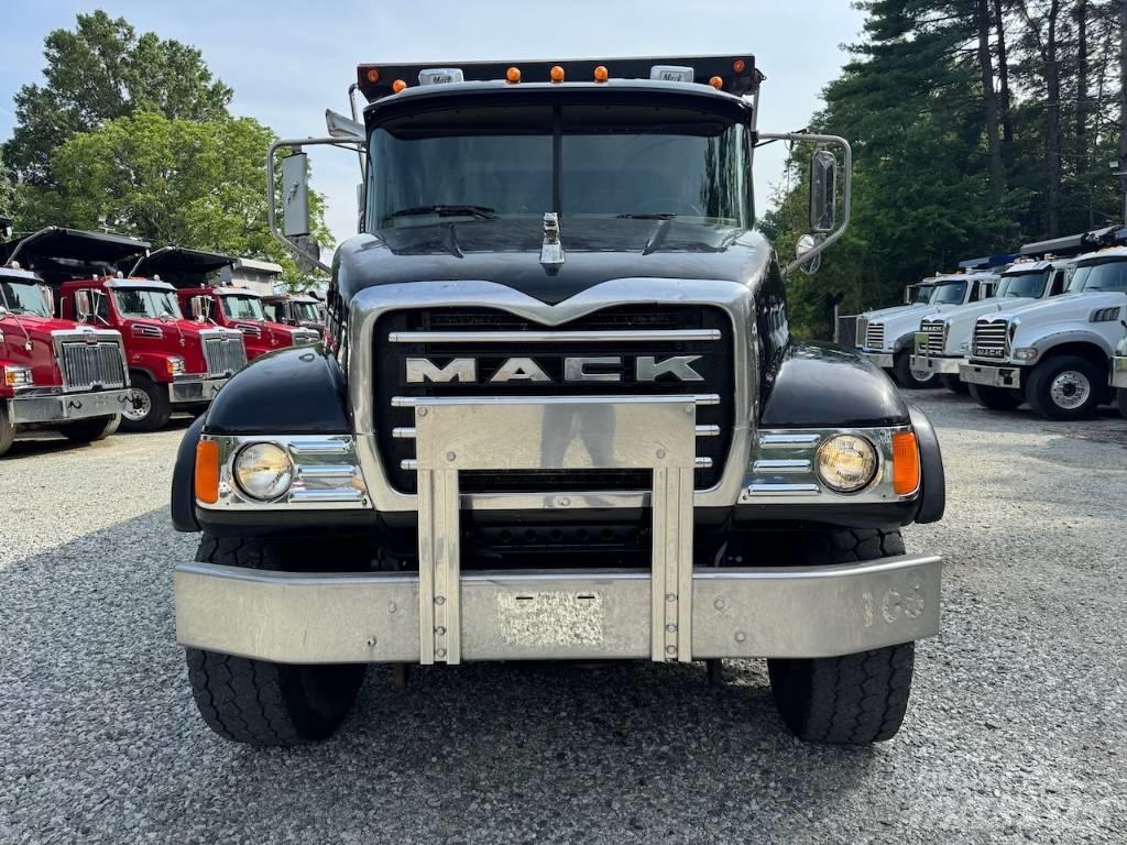 Mack Granite CV 713 Kallurid