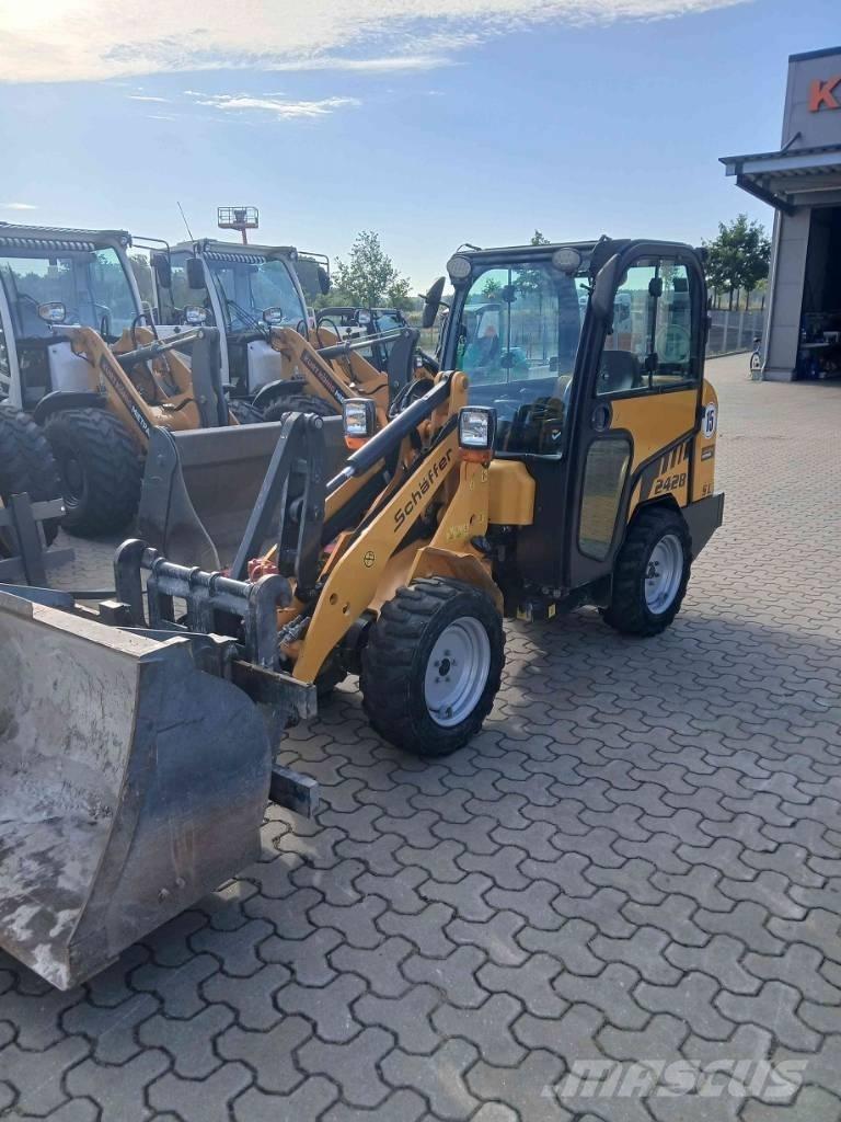 Schäffer 2428 SLT Kompaktlaadurid