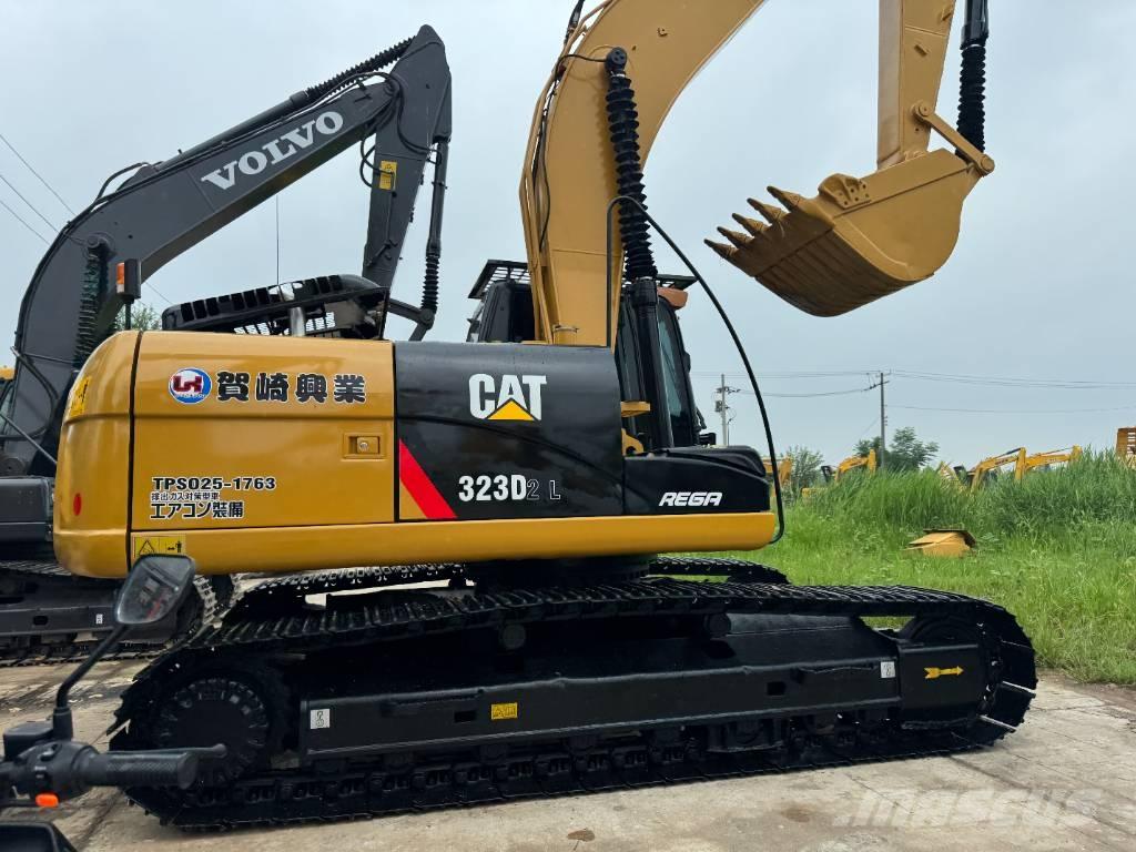 CAT 323D2 Roomikekskavaatorid