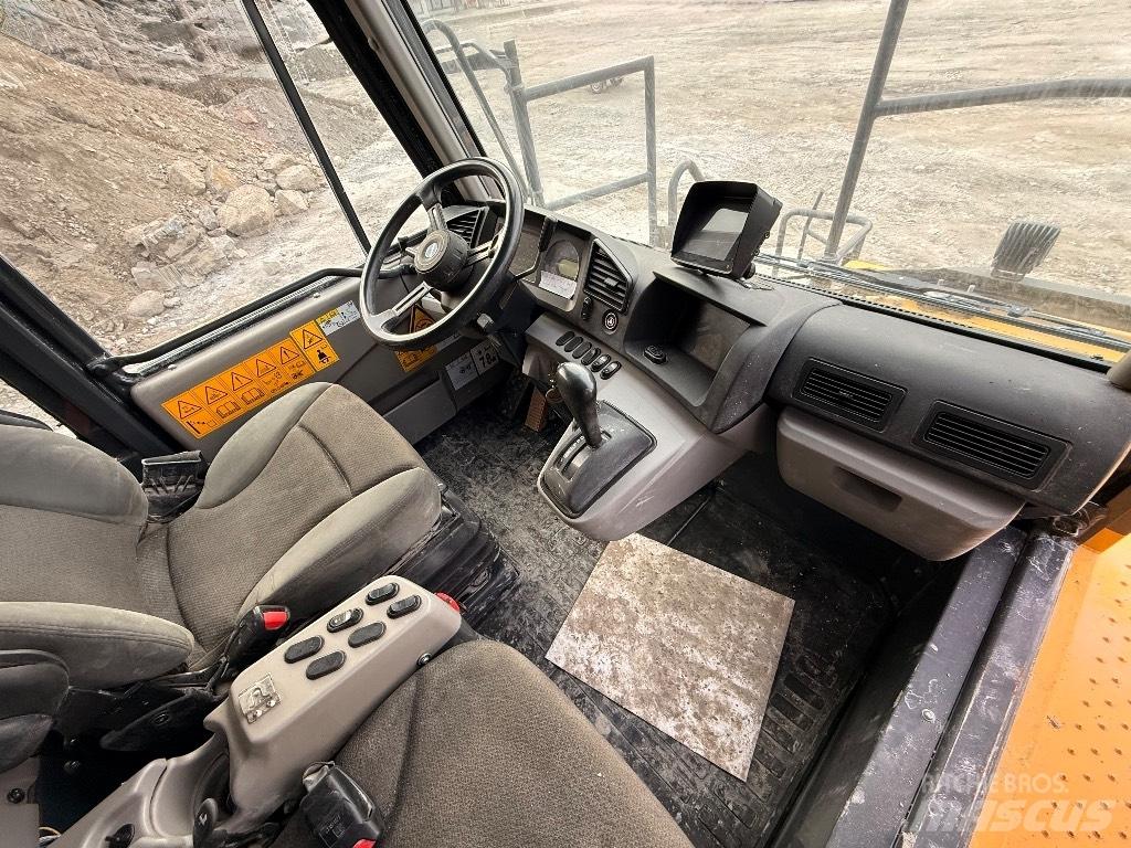 Komatsu HD 405 - 8E0 Karjääriveokid