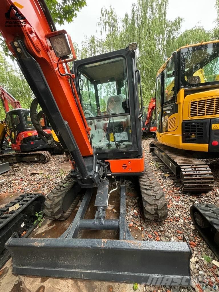 Hitachi U35 Miniekskavaatorid < 7 t
