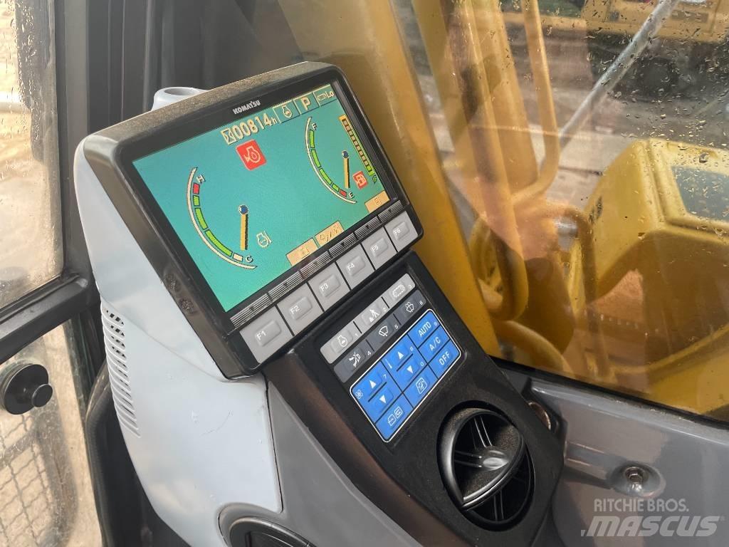 Komatsu PC 240 LC-8 Roomikekskavaatorid