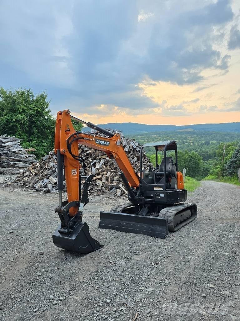 Doosan DX 50 Z Roomikekskavaatorid