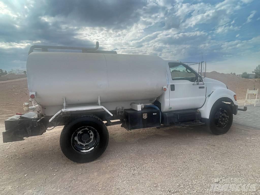 Ford F 750 XLT Veepaagiga autod