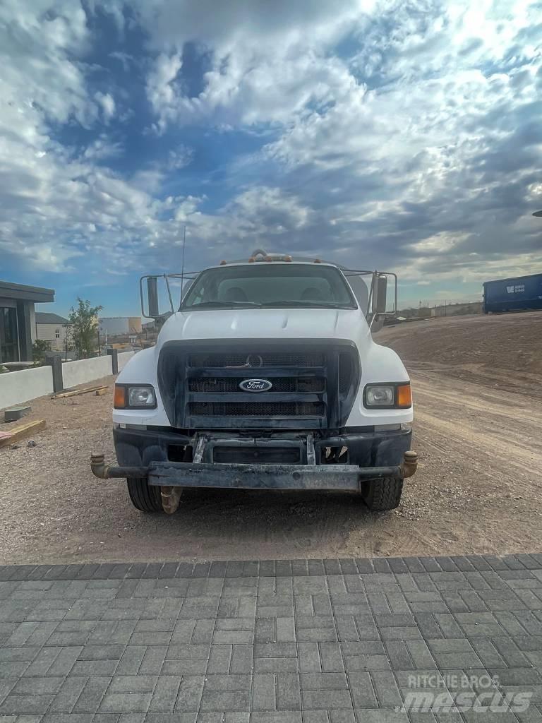 Ford F 750 XLT Veepaagiga autod
