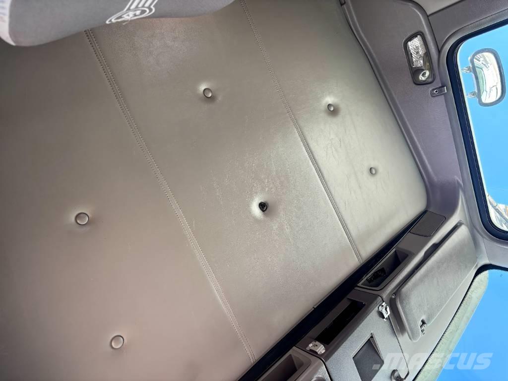 Kenworth T 800 Sadulveokid