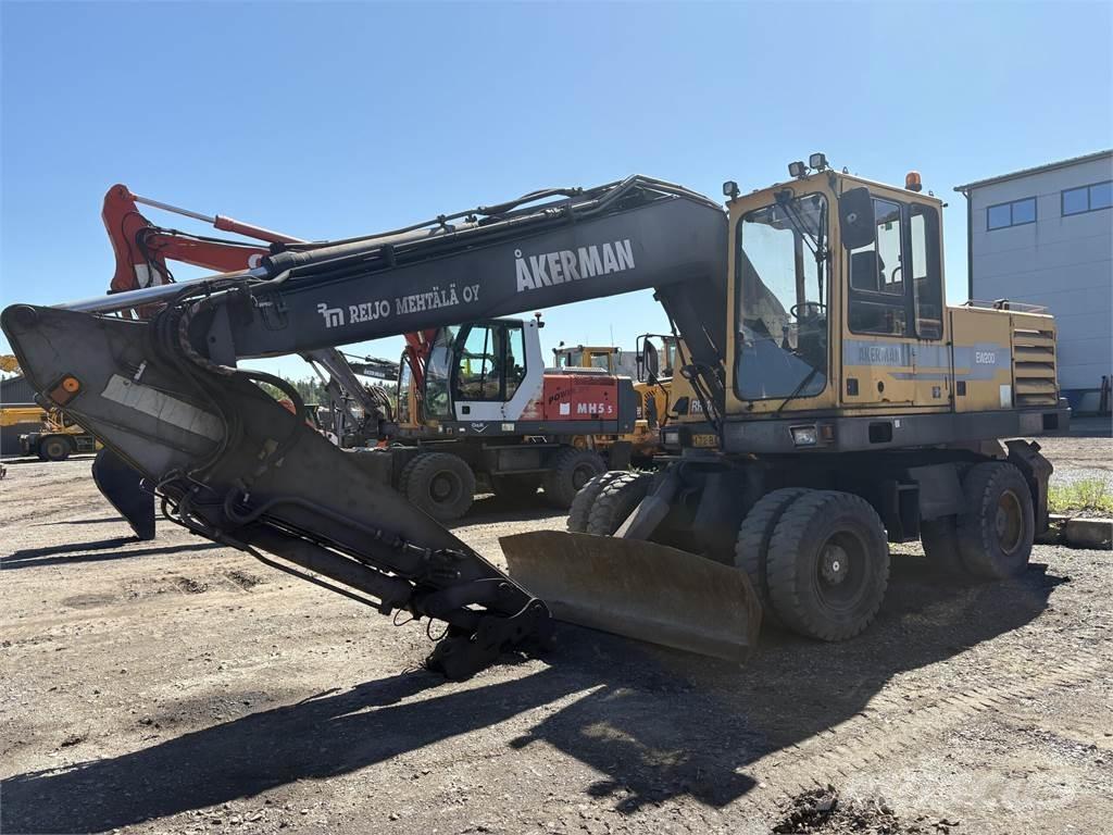 Åkerman EW200 Ratasekskavaatorid
