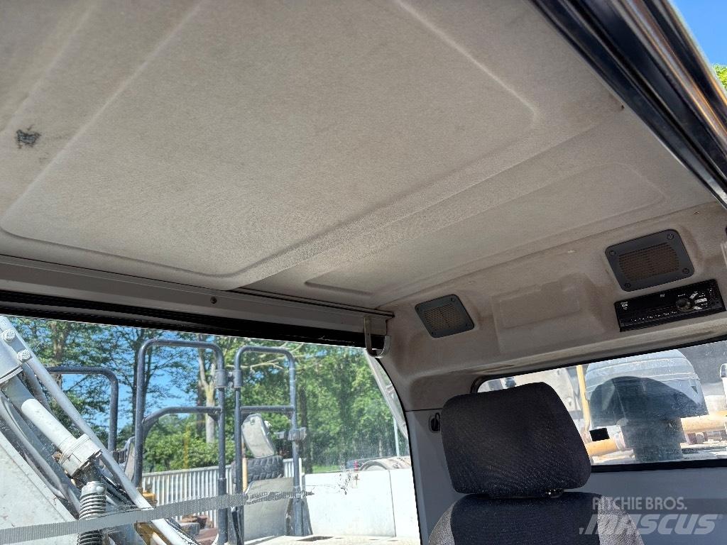 CAT 320E Roomikekskavaatorid