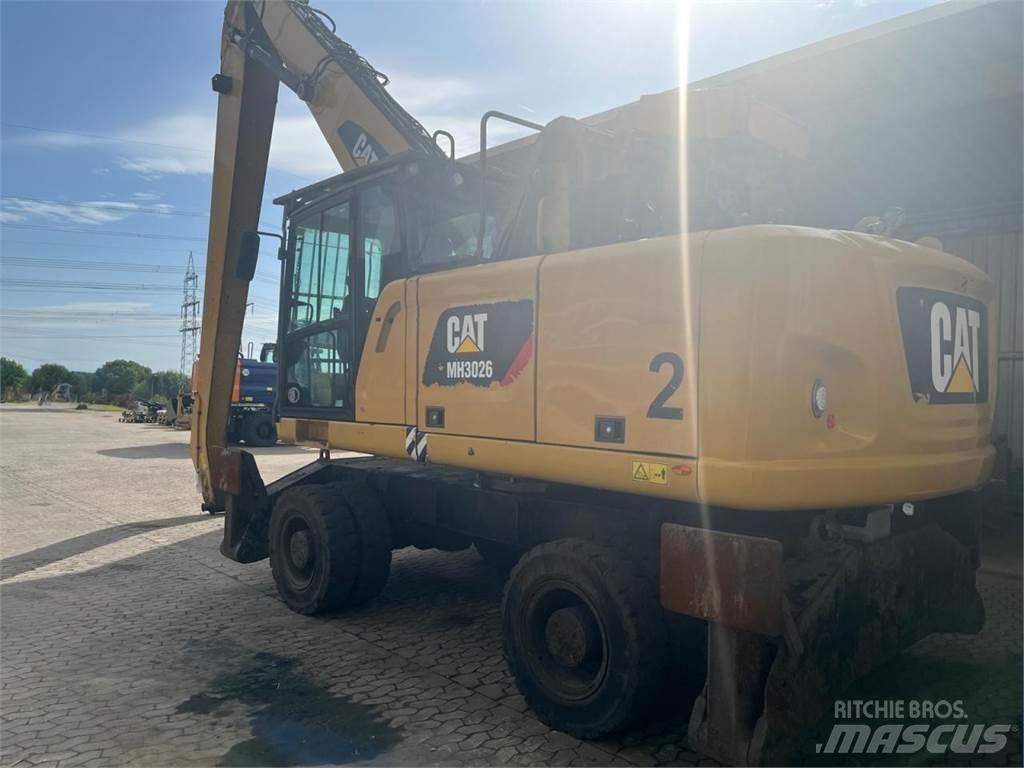 CAT MH3026 Ratasekskavaatorid