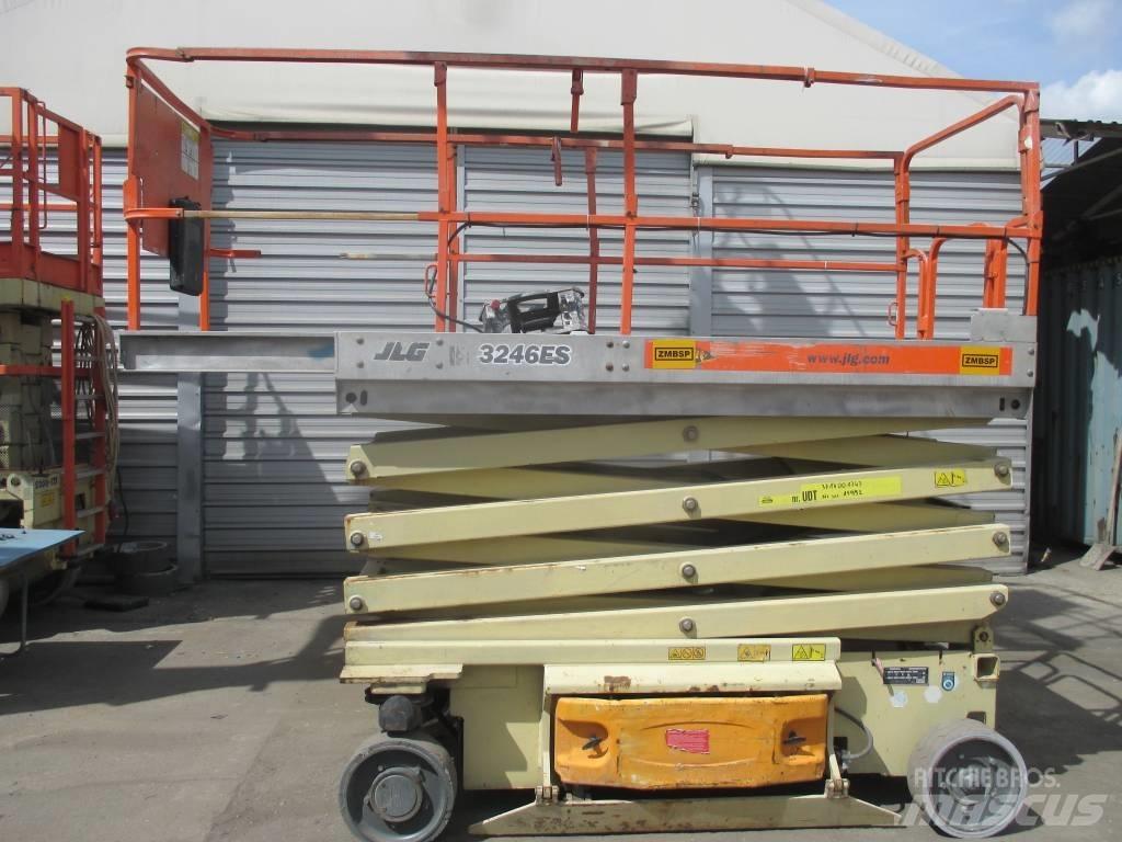 JLG 3246 ES Käärtõstukid