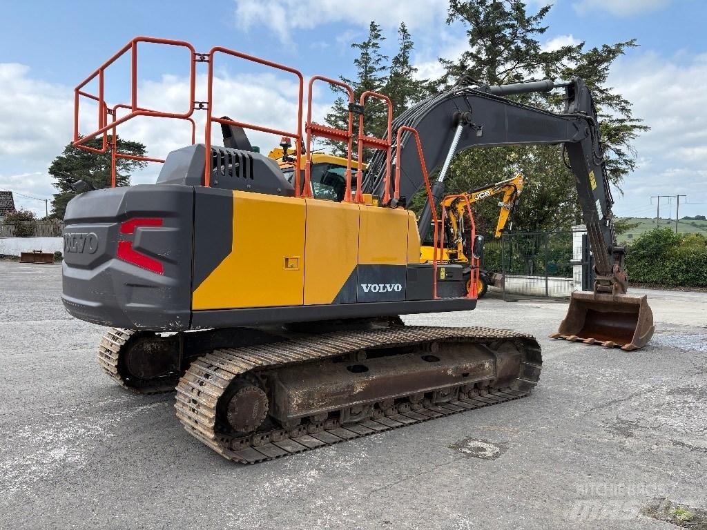 Volvo EC 200 Roomikekskavaatorid