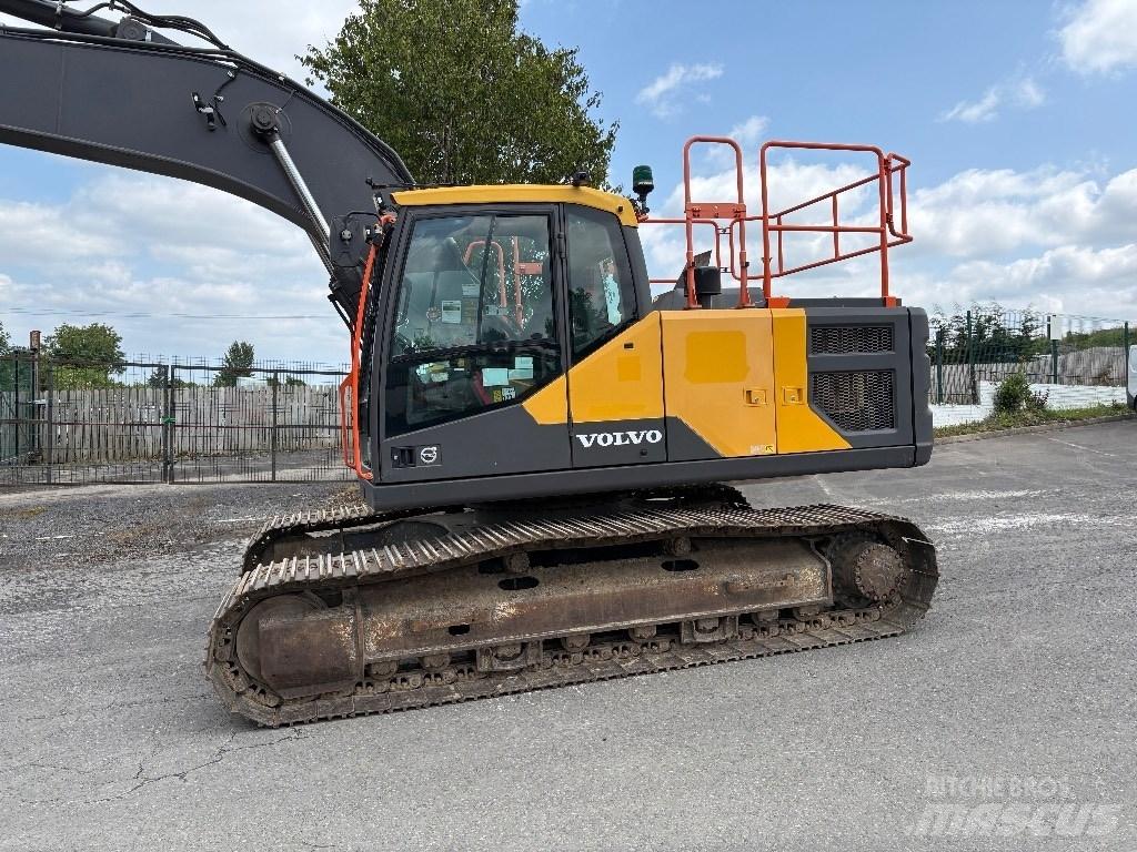 Volvo EC 200 Roomikekskavaatorid