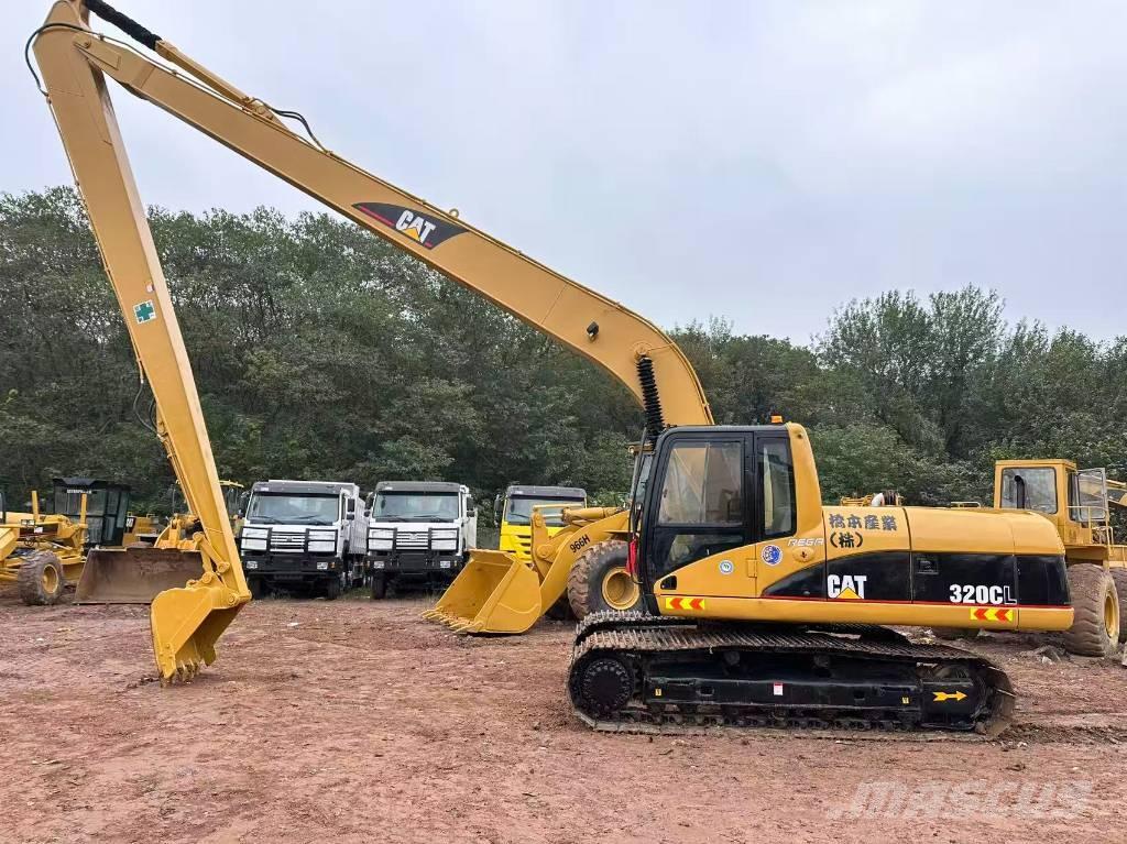 CAT 320 C L Pika noolega ekskavaatorid