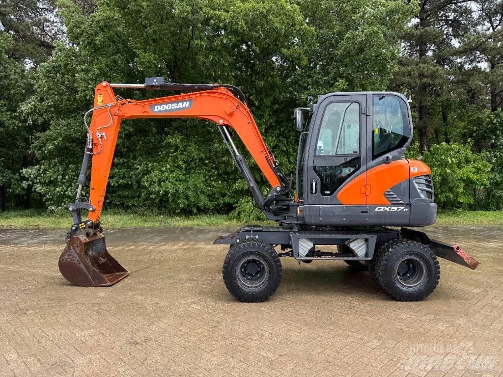 Doosan DX 57 W Ratasekskavaatorid