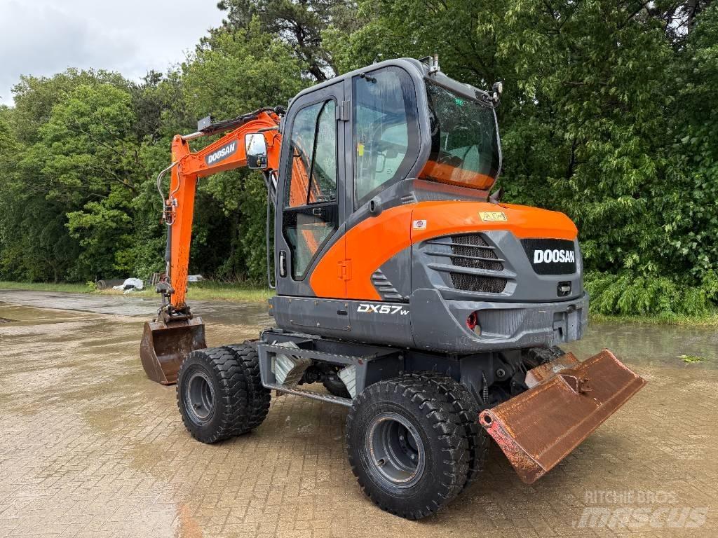 Doosan DX 57 W Ratasekskavaatorid