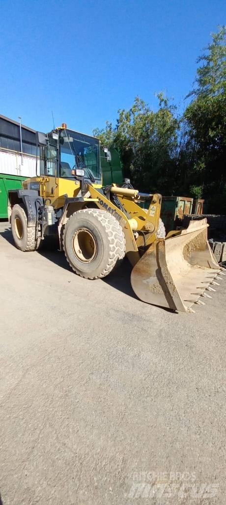 Komatsu WA 200 PT-5 Rataslaadurid