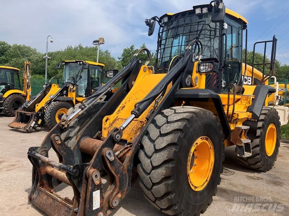 JCB 437 Rataslaadurid