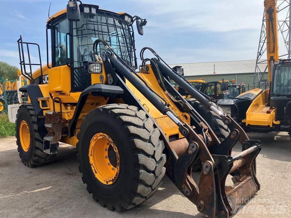 JCB 437 Rataslaadurid