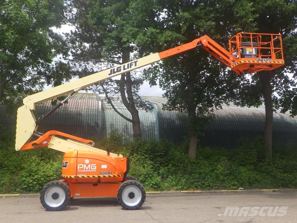 JLG 600AJ Iseliikuvad poomtõstukid