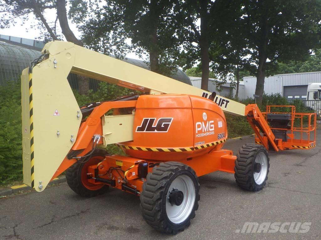 JLG 600AJ Iseliikuvad poomtõstukid