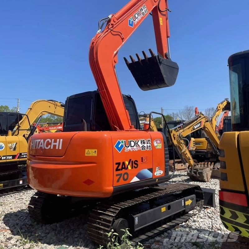 Hitachi ZX 70 Väikeekskavaatorid 7t-12t