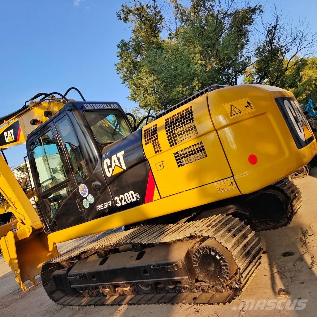 CAT 320 D2 Roomikekskavaatorid
