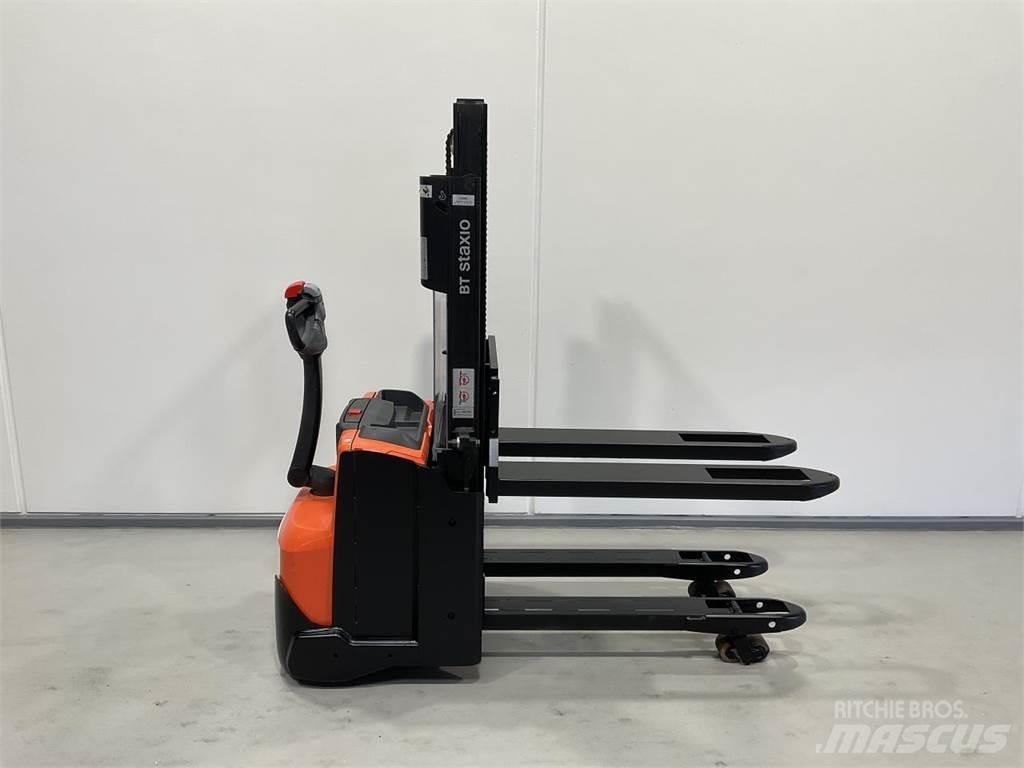Toyota SWE200D Platvormiga virnastajad