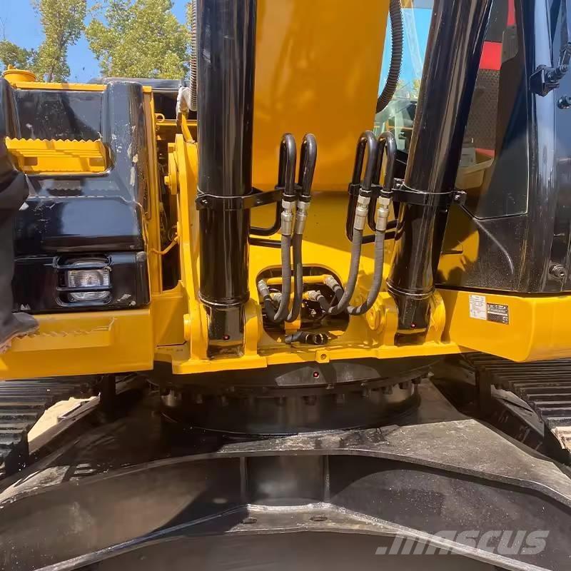 CAT 325 D Roomikekskavaatorid