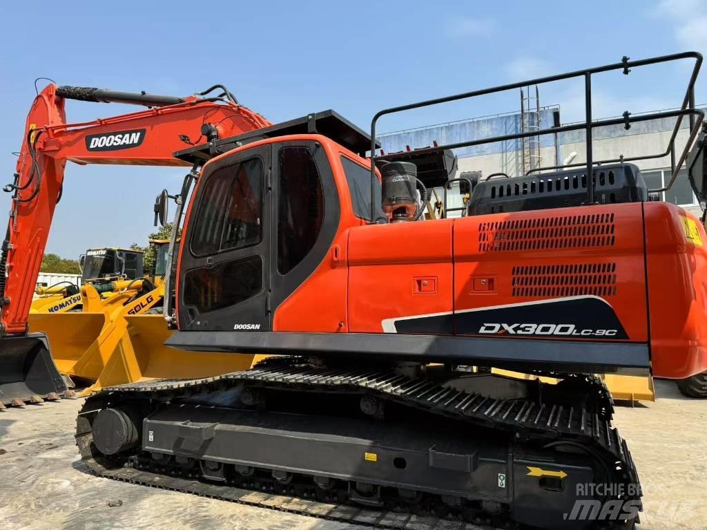 Doosan DX 300 LC-9C Roomikekskavaatorid