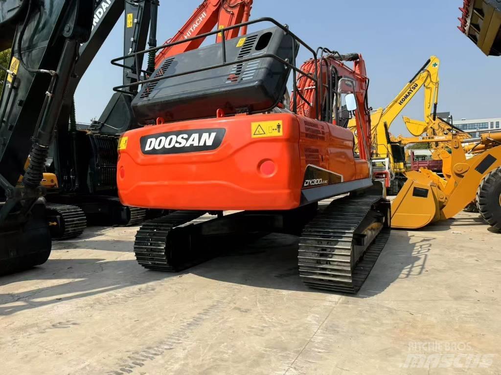 Doosan DX 300 LC-9C Roomikekskavaatorid