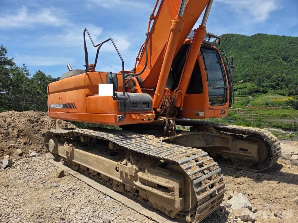 Doosan DX 300 LCA Roomikekskavaatorid
