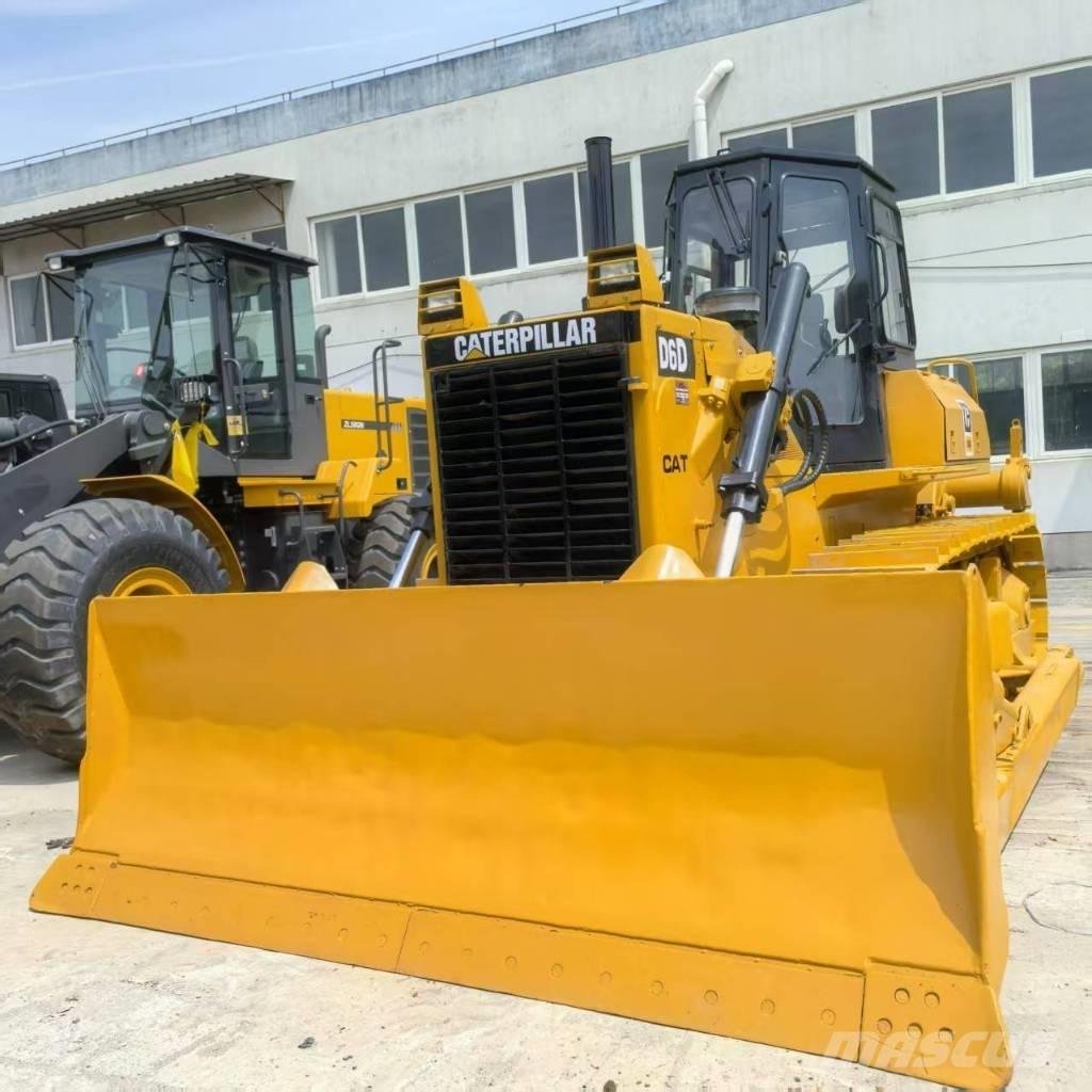 CAT D 6 D Buldooserid