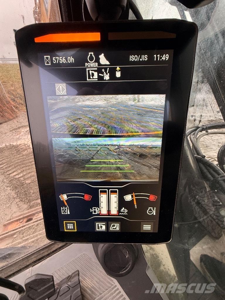 CAT 352 Roomikekskavaatorid