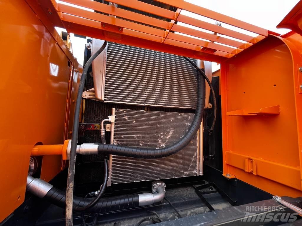 Hyundai R305LC-9T Roomikekskavaatorid