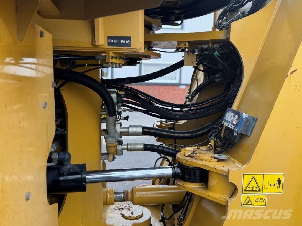 CAT 980 M Rataslaadurid