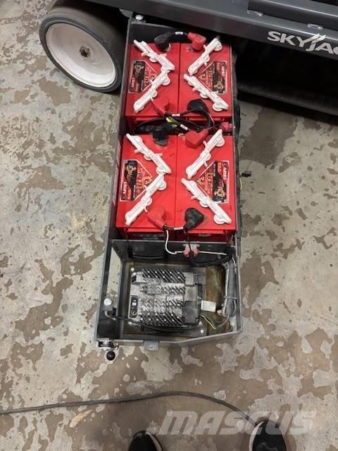 SkyJack SJ 4740 Käärtõstukid