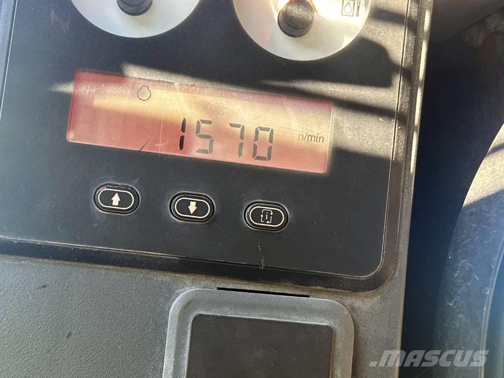 CAT 246 C Kompaktlaadurid