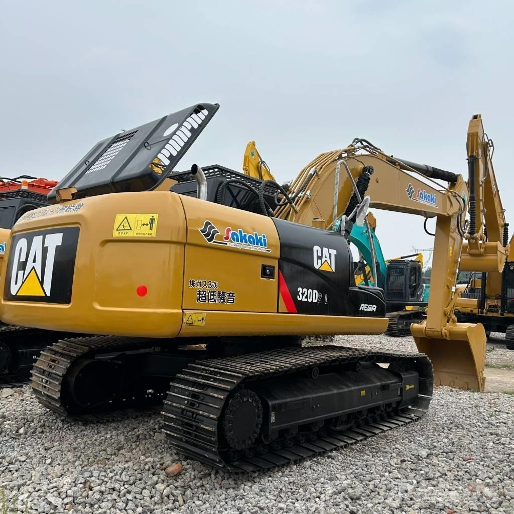 CAT 320D2L Roomikekskavaatorid