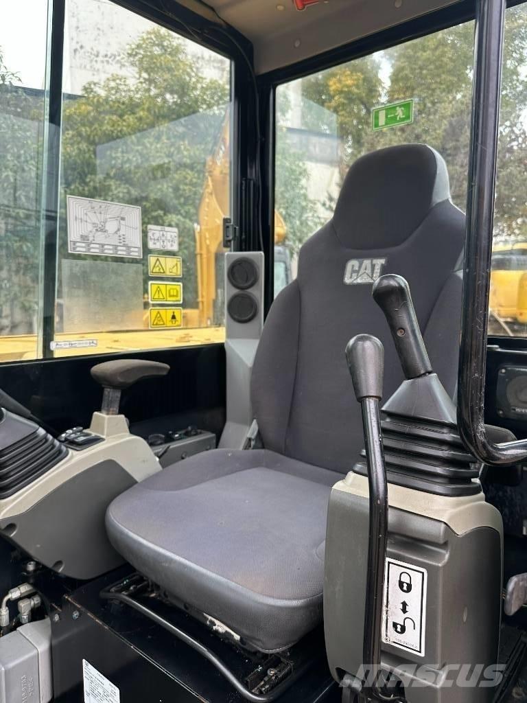 CAT 305.5 Miniekskavaatorid < 7 t