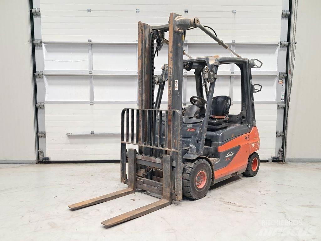 Linde E30-01 Elektritõstukid