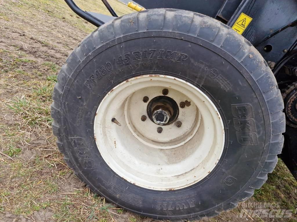 New Holland BR 750 Ruloonpressid