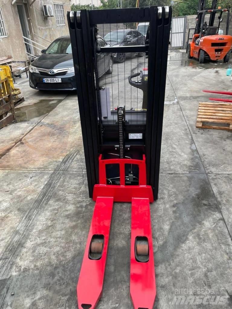 Hyster S 1.2 Järelkäidavad virnastajad