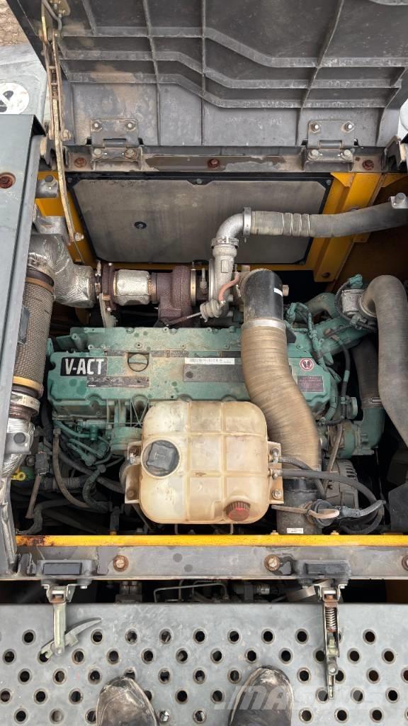 Volvo EC 250 EL Roomikekskavaatorid
